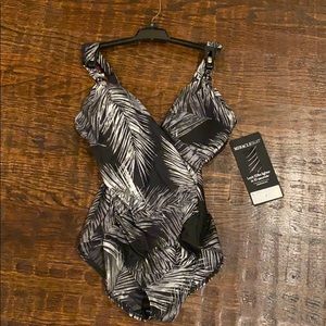 Miraclesuit siren brand new